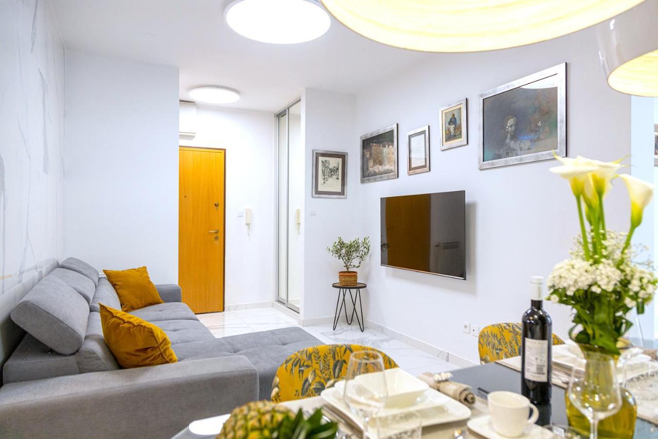 Lux Holiday Apartment Tony @ 10 Min Znjan Beach Split Eksteriør billede