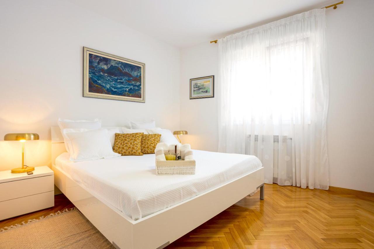 Lux Holiday Apartment Tony @ 10 Min Znjan Beach Split Eksteriør billede